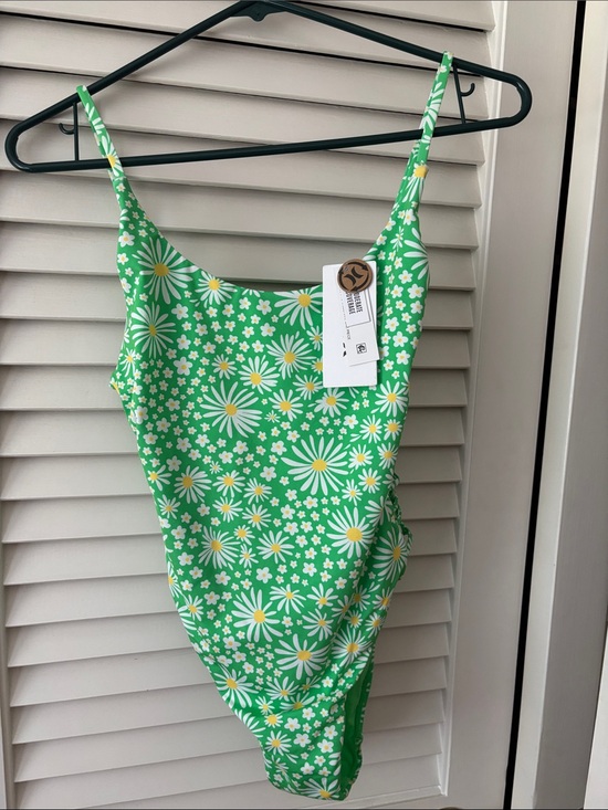 Hurley Other - Hurley Green Daisy-Print One-Piece Swimsuit